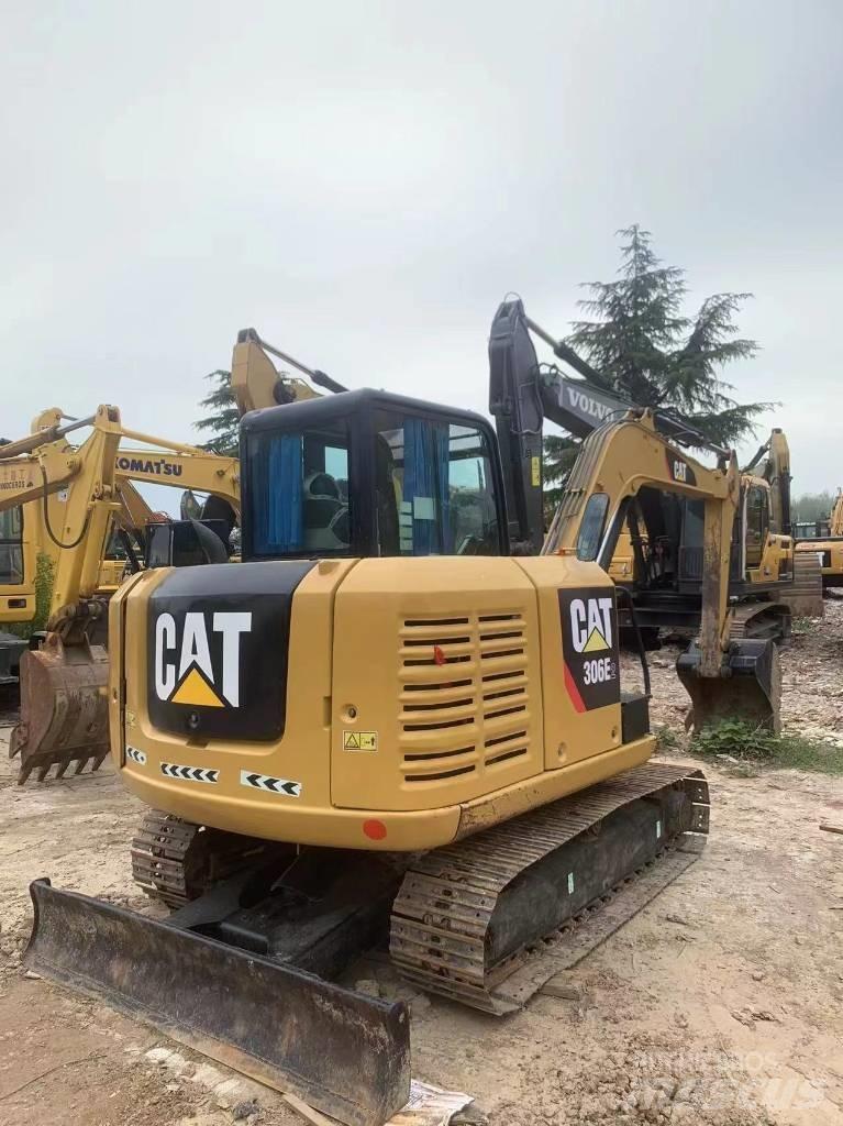 CAT 306E2 Paletli ekskavatörler