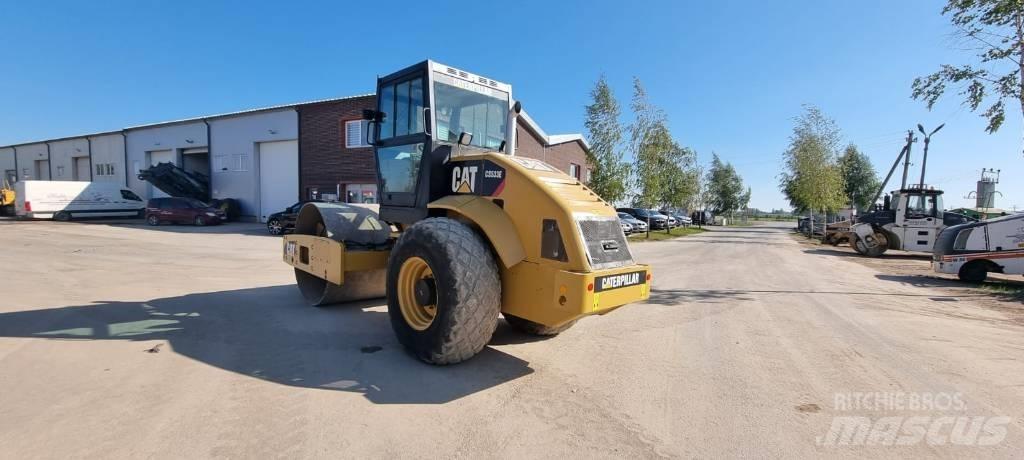 CAT CS 533 Tek tamburlu silindirler