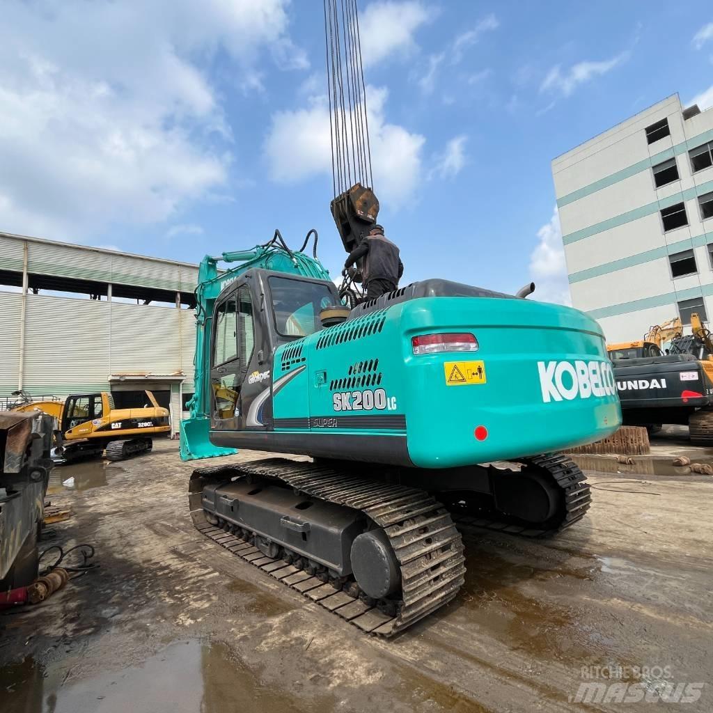 Kobelco SK200LC-8 Paletli ekskavatörler