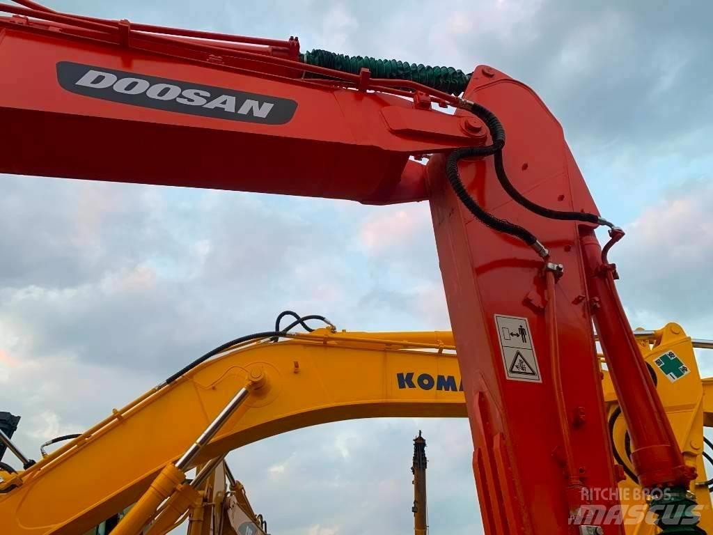 Doosan DX 225 LC Paletli ekskavatörler