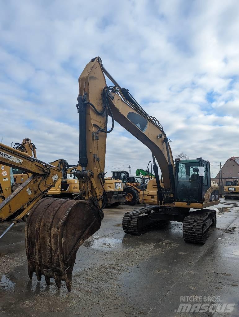 CAT 323 D Paletli ekskavatörler