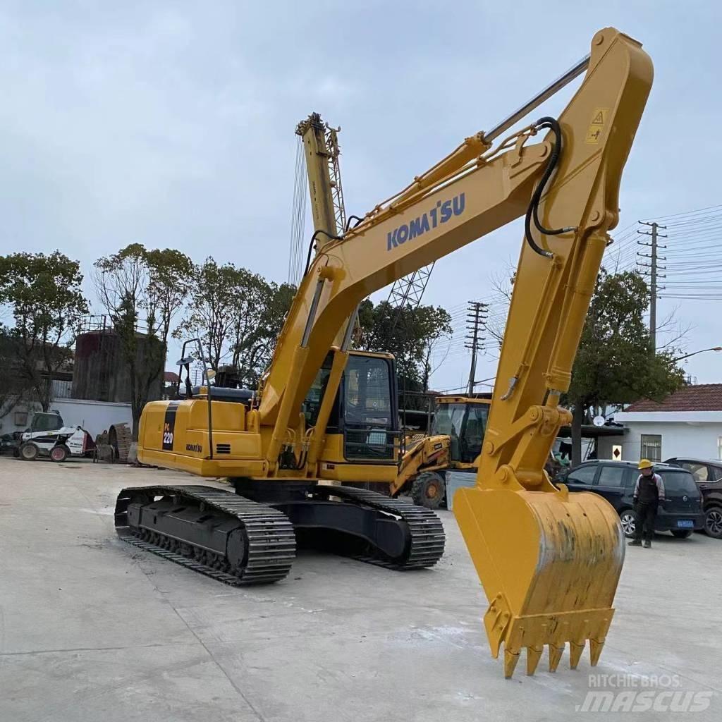 Komatsu PC 220 Paletli ekskavatörler
