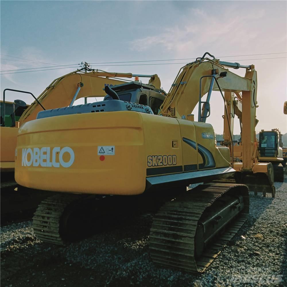 Kobelco SK200-8 Paletli ekskavatörler