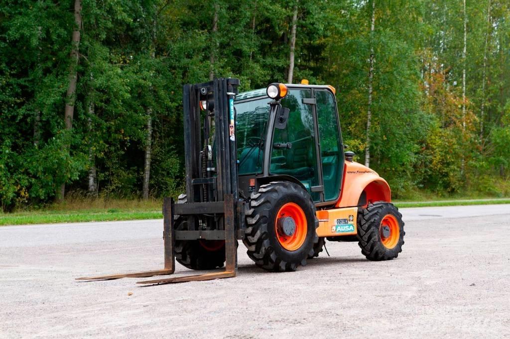 Ausa C 250 H Arazi tipi forklift