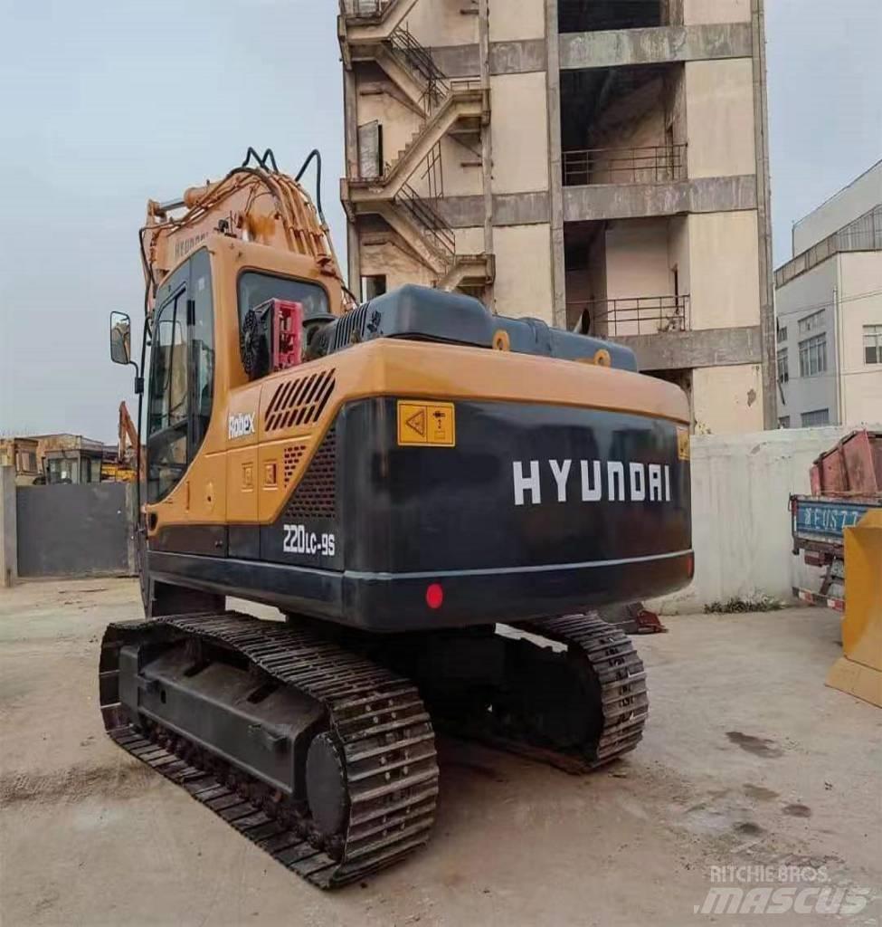 Hyundai R220LC-9S Paletli ekskavatörler