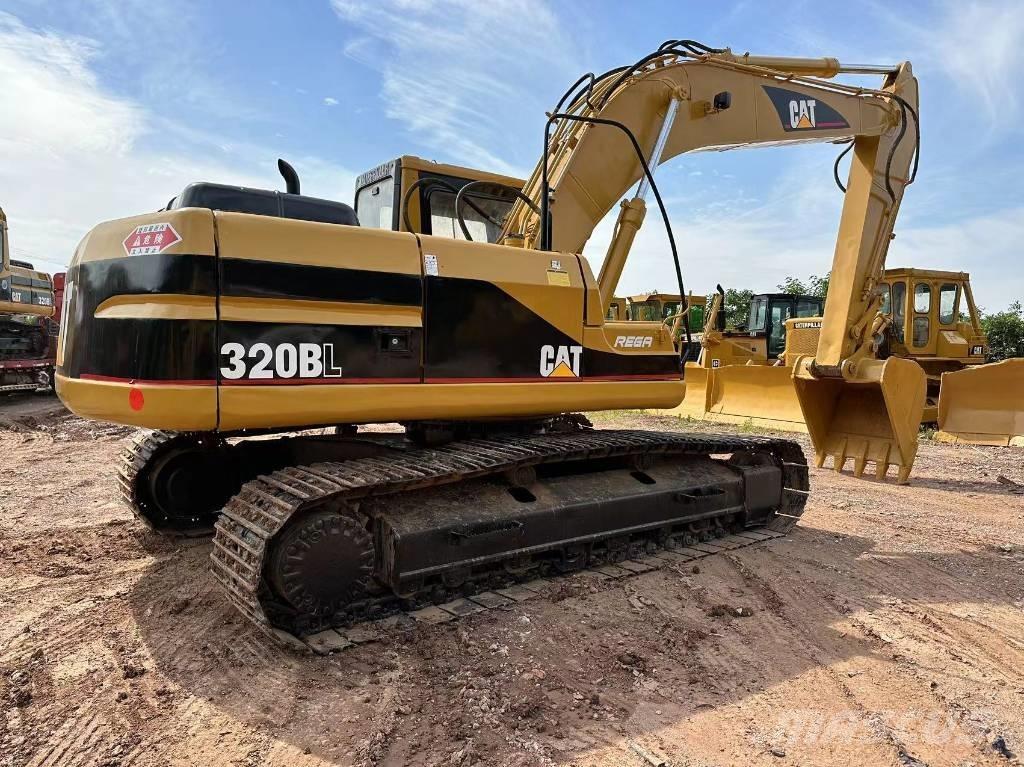 CAT 320 B L Paletli ekskavatörler