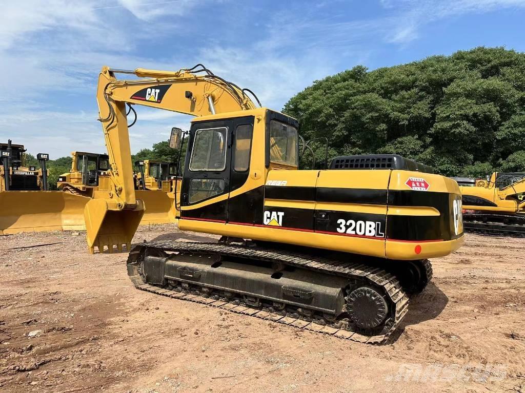 CAT 320 B L Paletli ekskavatörler