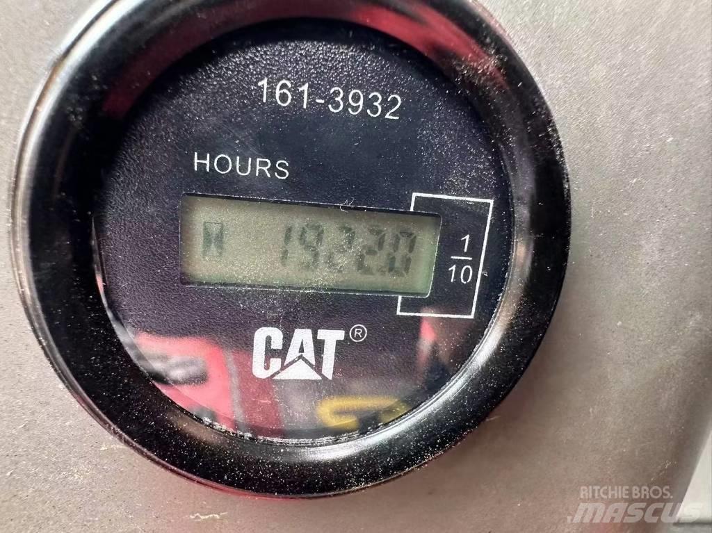CAT 320 D Paletli ekskavatörler