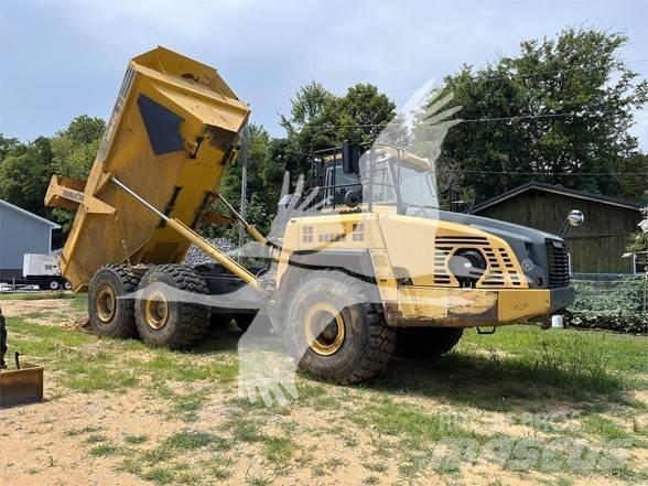 Komatsu HM400 Belden kirma kaya kamyonu