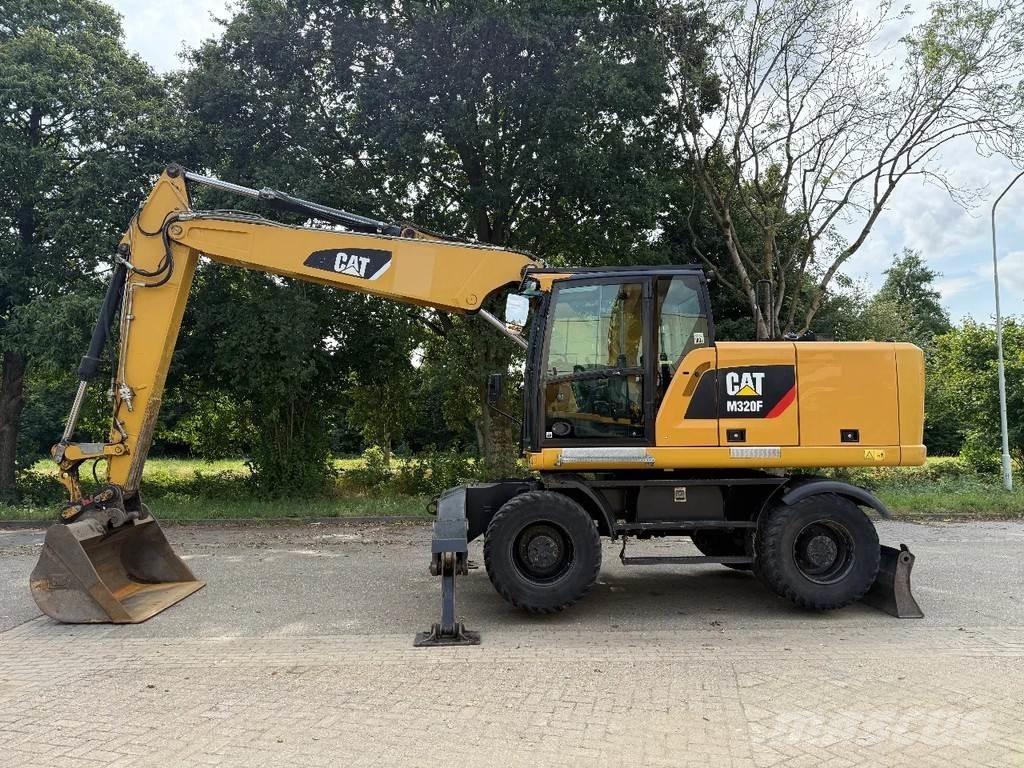 CAT M320F Lastik tekerli ekskavatörler
