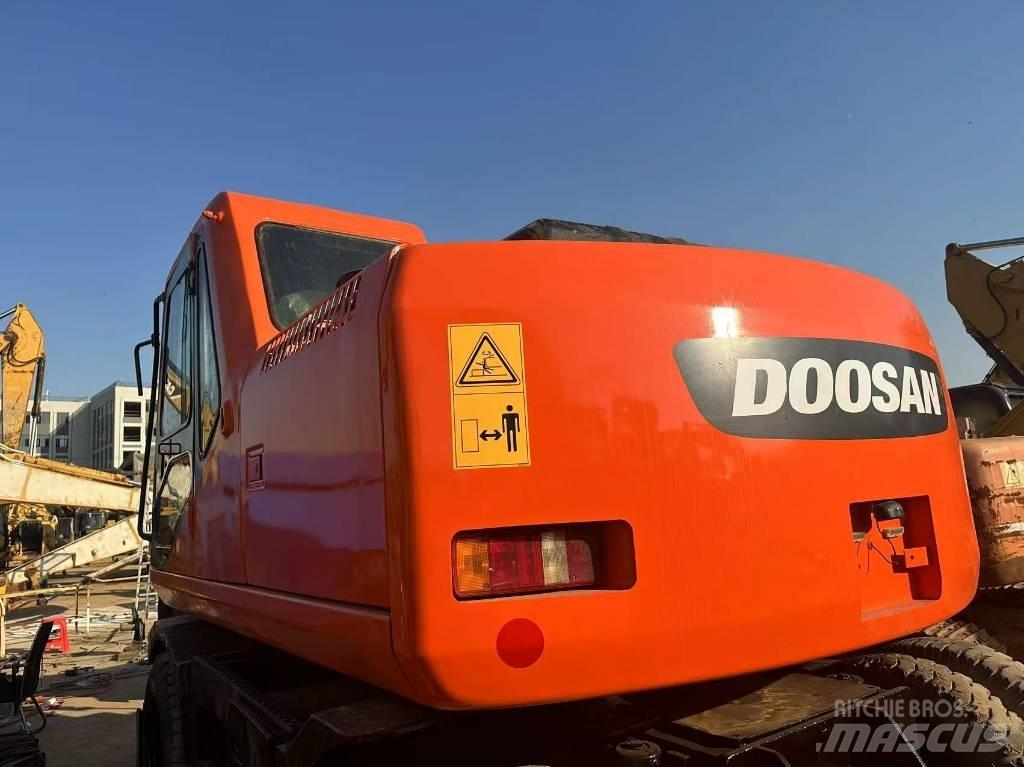 Doosan 150 W-7 Lastik tekerli ekskavatörler