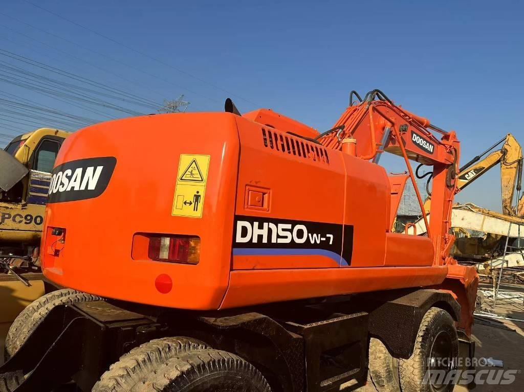 Doosan 150 W-7 Lastik tekerli ekskavatörler