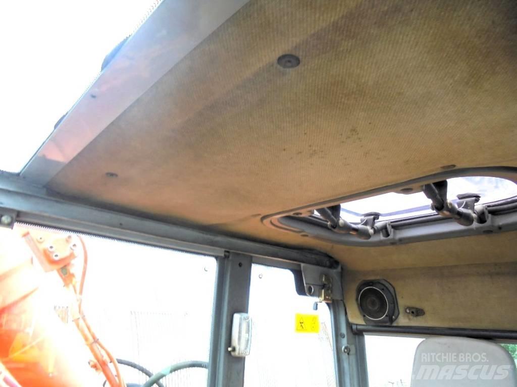 Hitachi FH 130 W-3 Lastik tekerli ekskavatörler