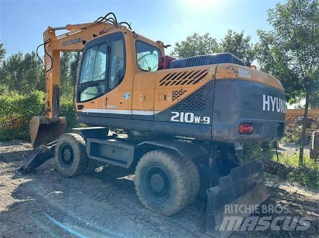 Hyundai 210W Lastik tekerli ekskavatörler