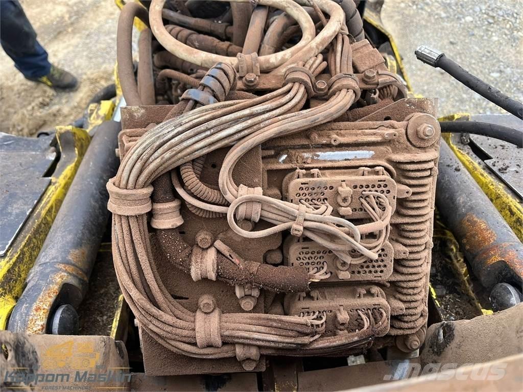John Deere H415 Agaç kesme robotlari