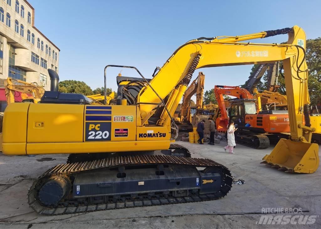 Komatsu PC 220-7 Paletli ekskavatörler