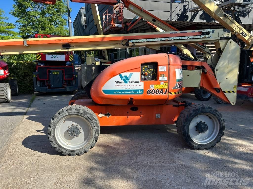 JLG 600 AJ Körüklü personel platformları