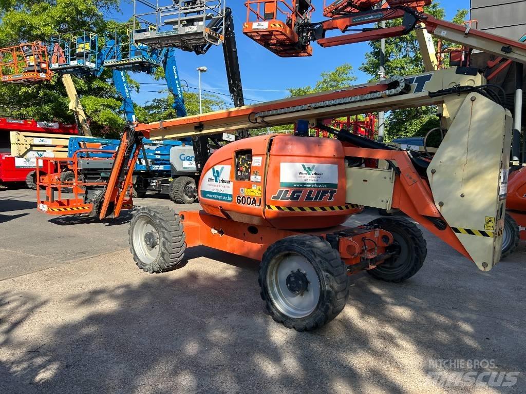 JLG 600 AJ Körüklü personel platformları