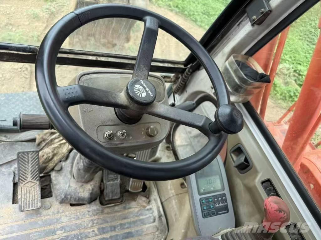 Doosan DH 150 W-7 Lastik tekerli ekskavatörler