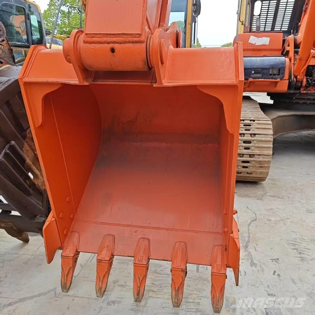 Hitachi ZX 210 Paletli ekskavatörler