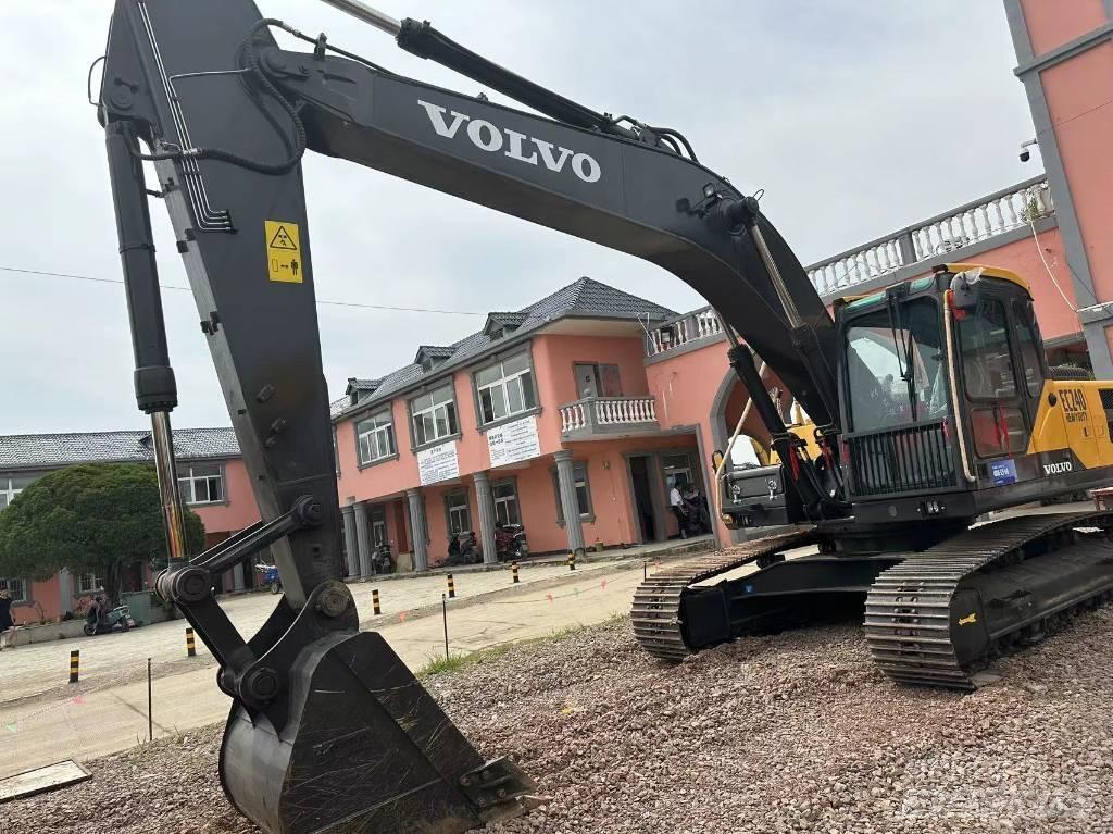 Volvo EC 240 Paletli ekskavatörler