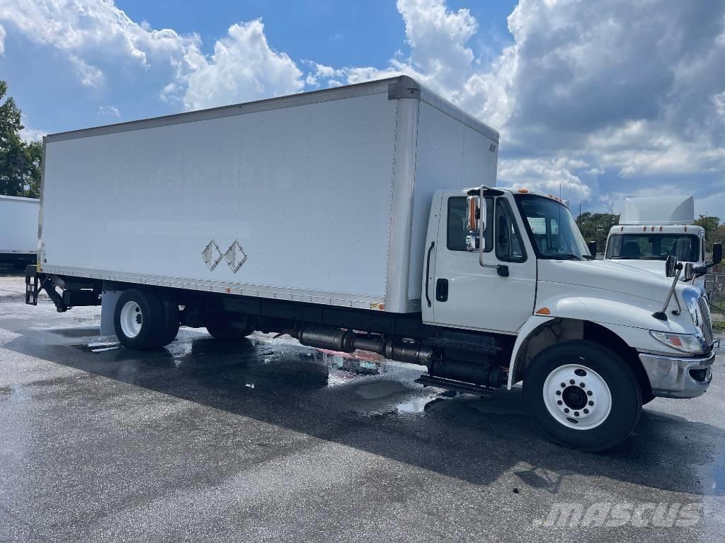 International 4300 Kapali kasa kamyonlar