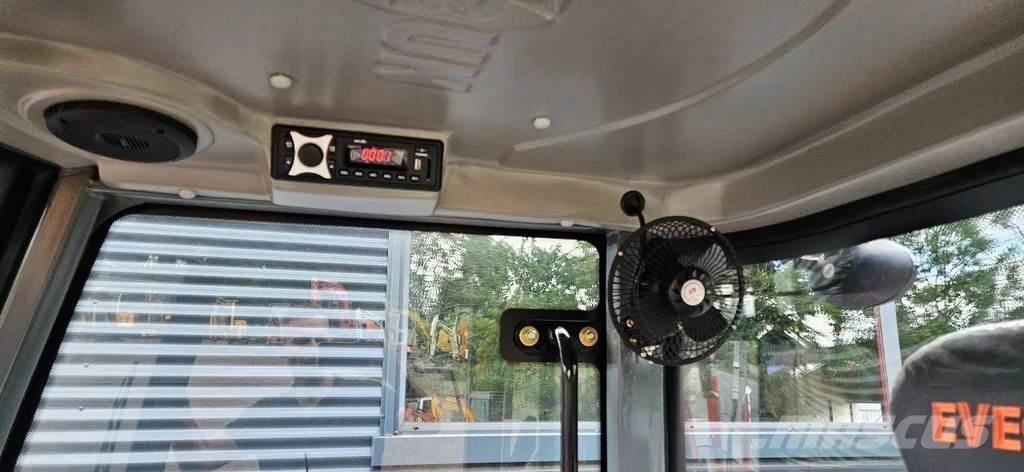 Everun ER 16 Tekerlekli yükleyiciler