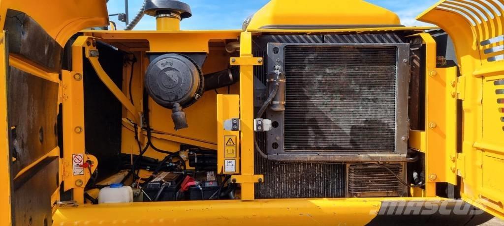 JCB JS 220 LC Paletli ekskavatörler