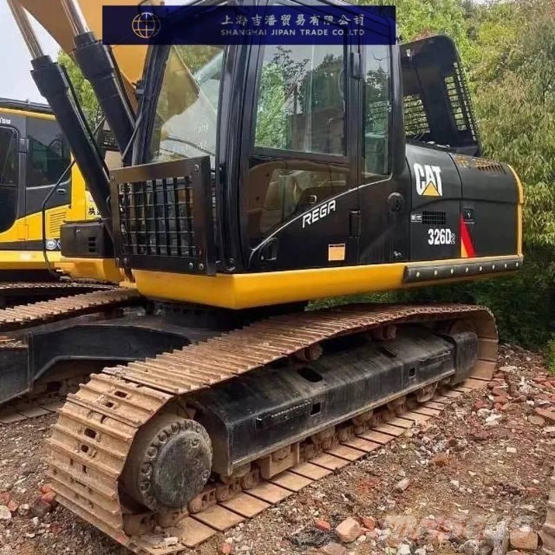 CAT 326 D Paletli ekskavatörler