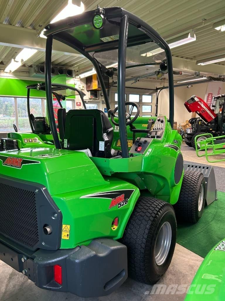 Avant 528 Skid steer loderler