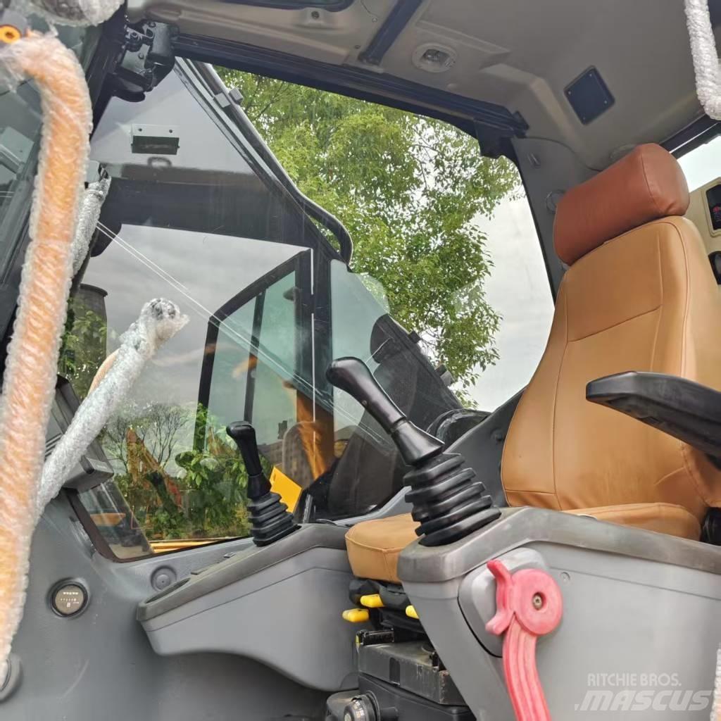 Volvo EC 380 Paletli ekskavatörler