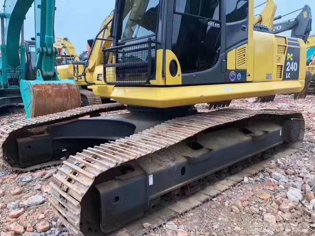 Komatsu PC 240 Paletli ekskavatörler