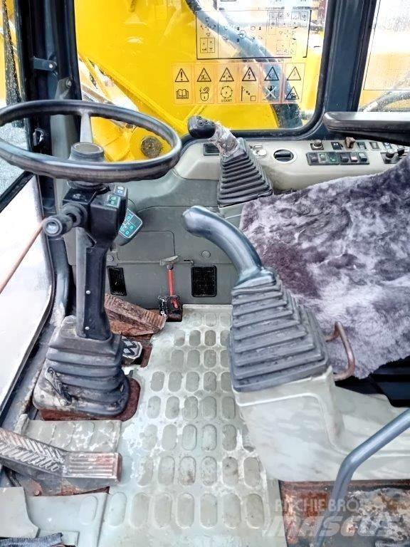 Komatsu PW 130ES-6K Lastik tekerli ekskavatörler