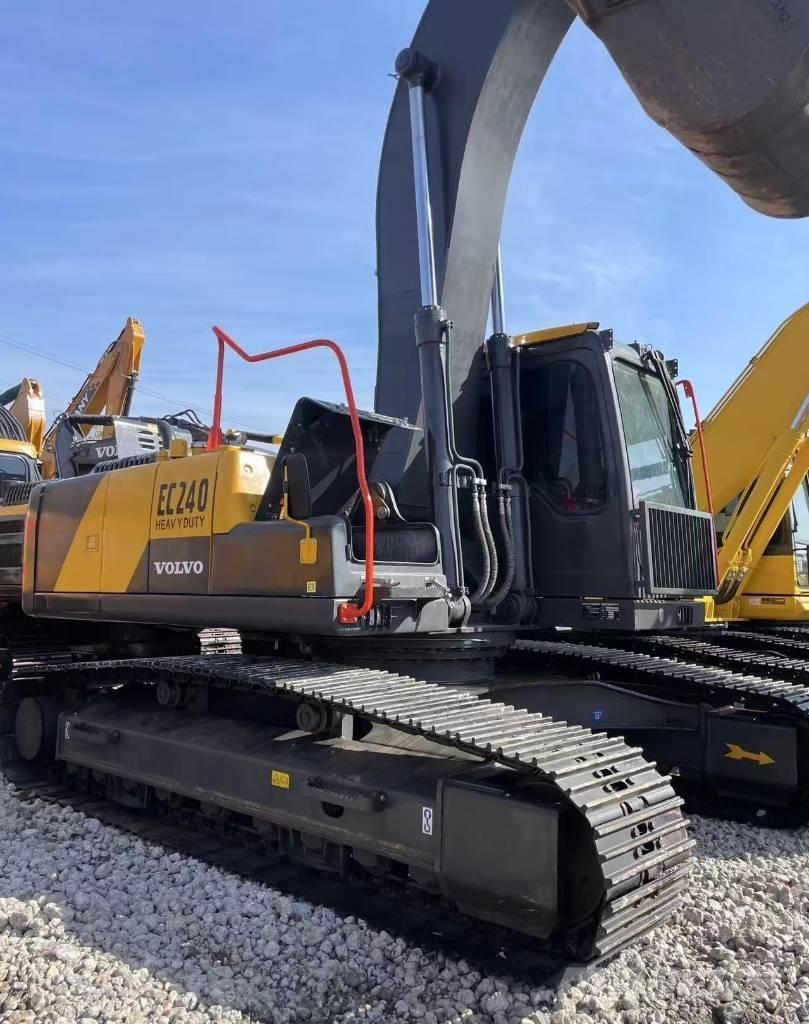 Volvo EC 240 Paletli ekskavatörler