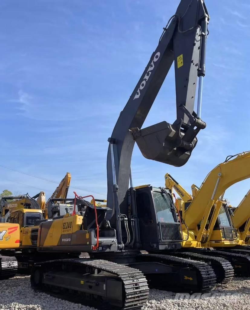 Volvo EC 240 Paletli ekskavatörler