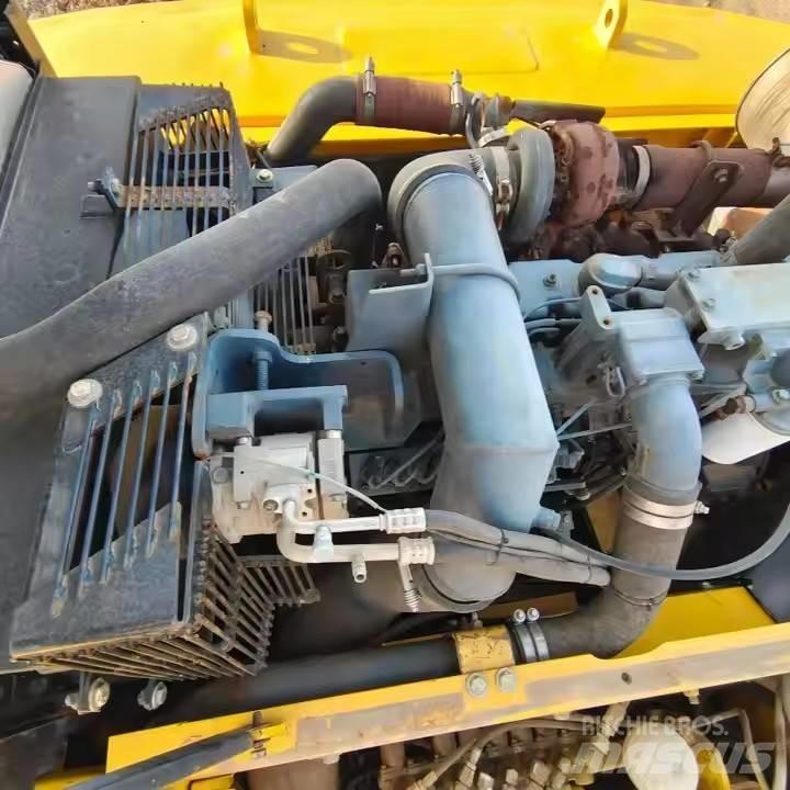 Komatsu PC360 Paletli ekskavatörler