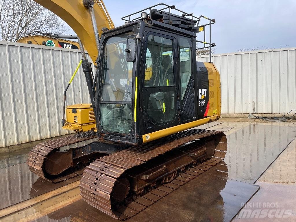 CAT 313 F Paletli ekskavatörler