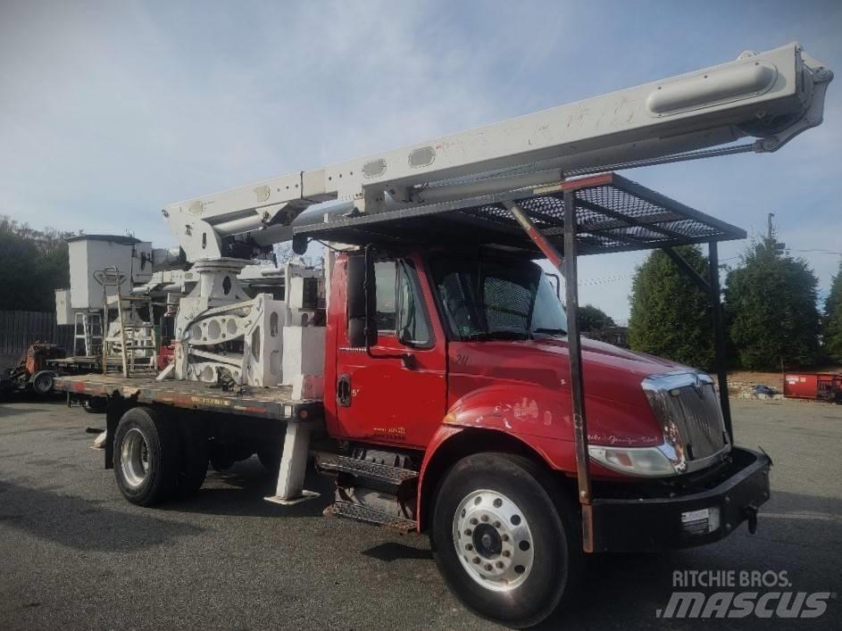 International 4300 Araç üstü platformlar