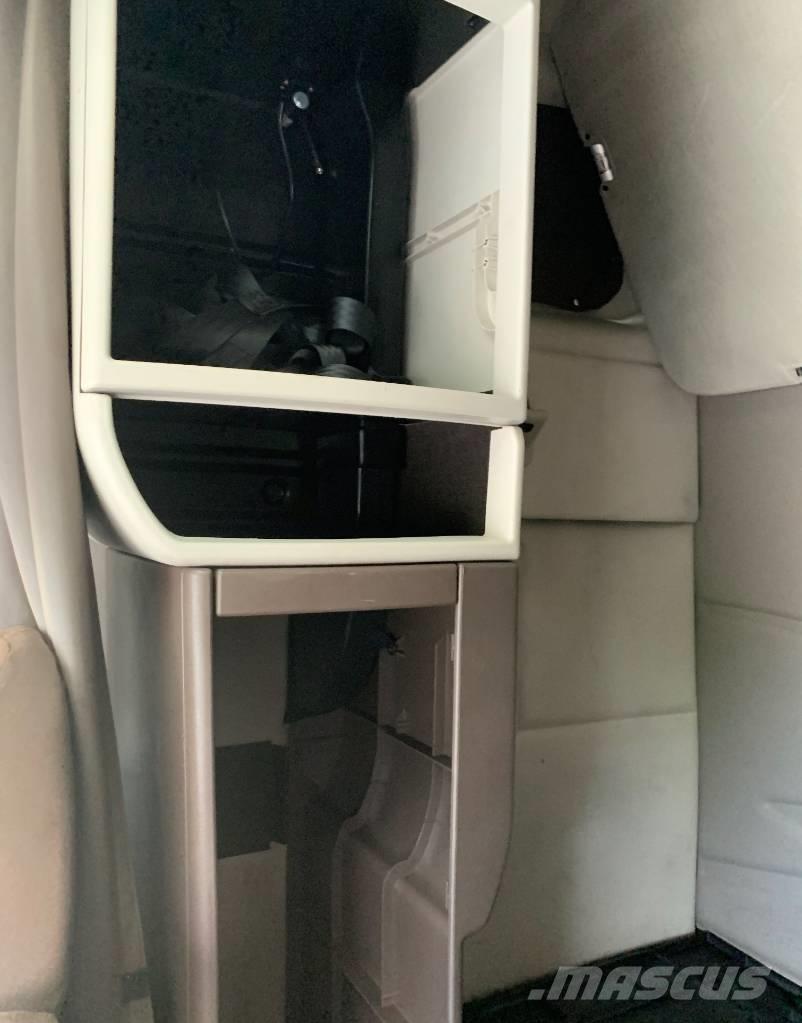 Volvo VNL 42 670 Çekiciler