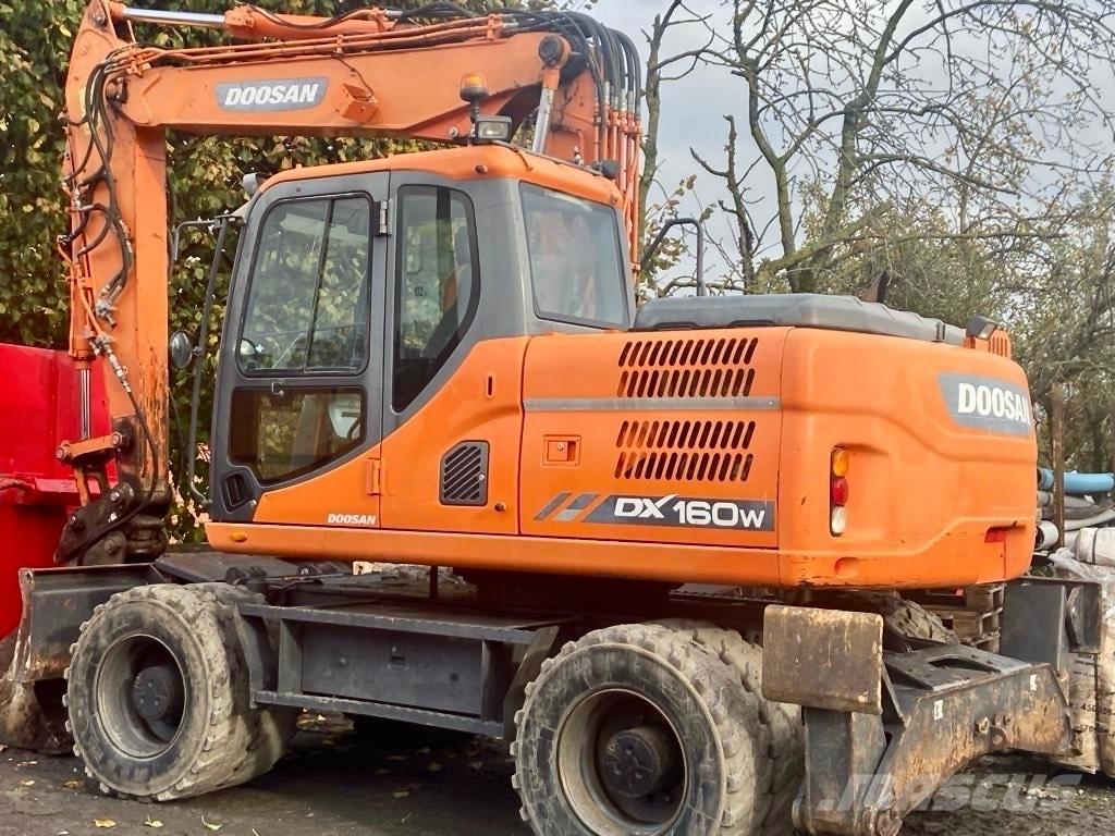 Doosan DX 160 W-3 Lastik tekerli ekskavatörler
