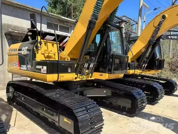 CAT CAT320D2 Midi ekskavatörler 7 - 12 t
