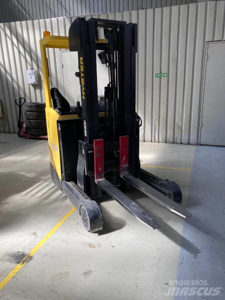 Hyster R1.6 Pyroban Reach truck - depo içi istif araçları