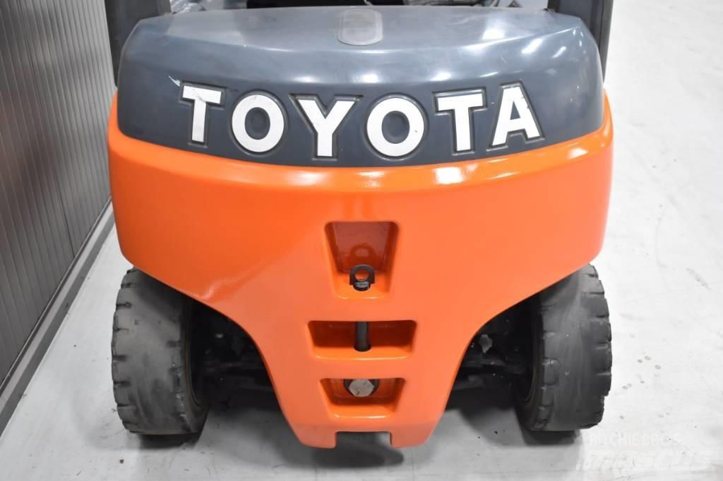 Toyota 8FBMT16 Elektrikli forkliftler