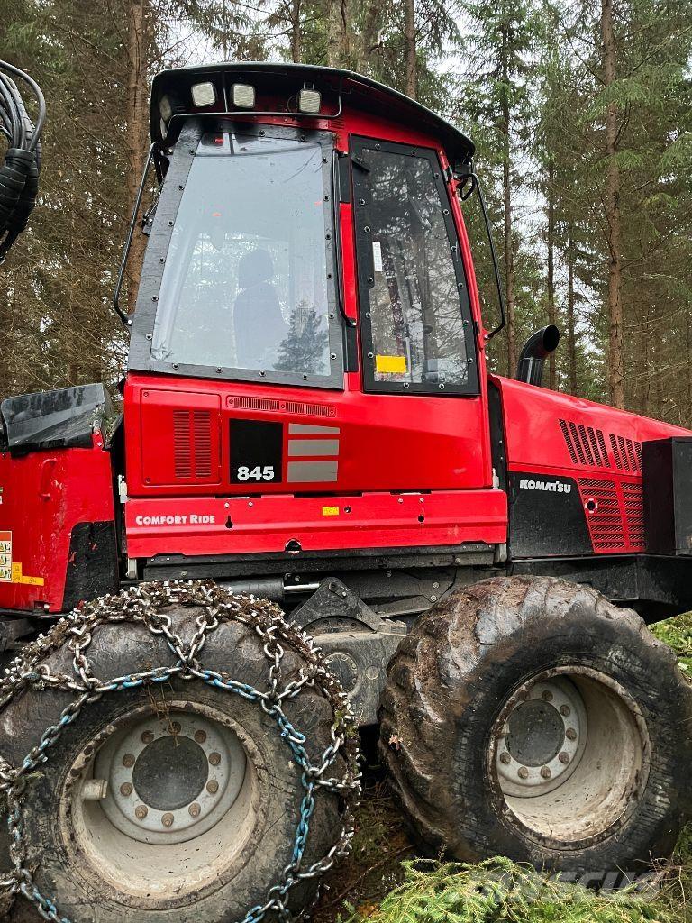 Komatsu 845 Tomruk yükleyici traktörler