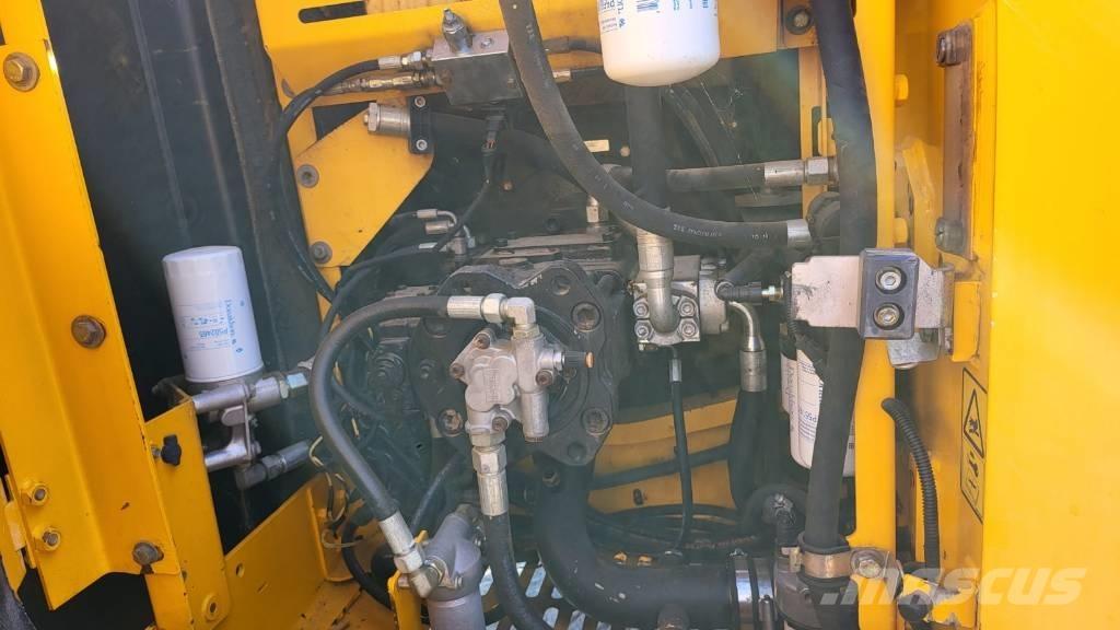 JCB JS 220 LC Paletli ekskavatörler