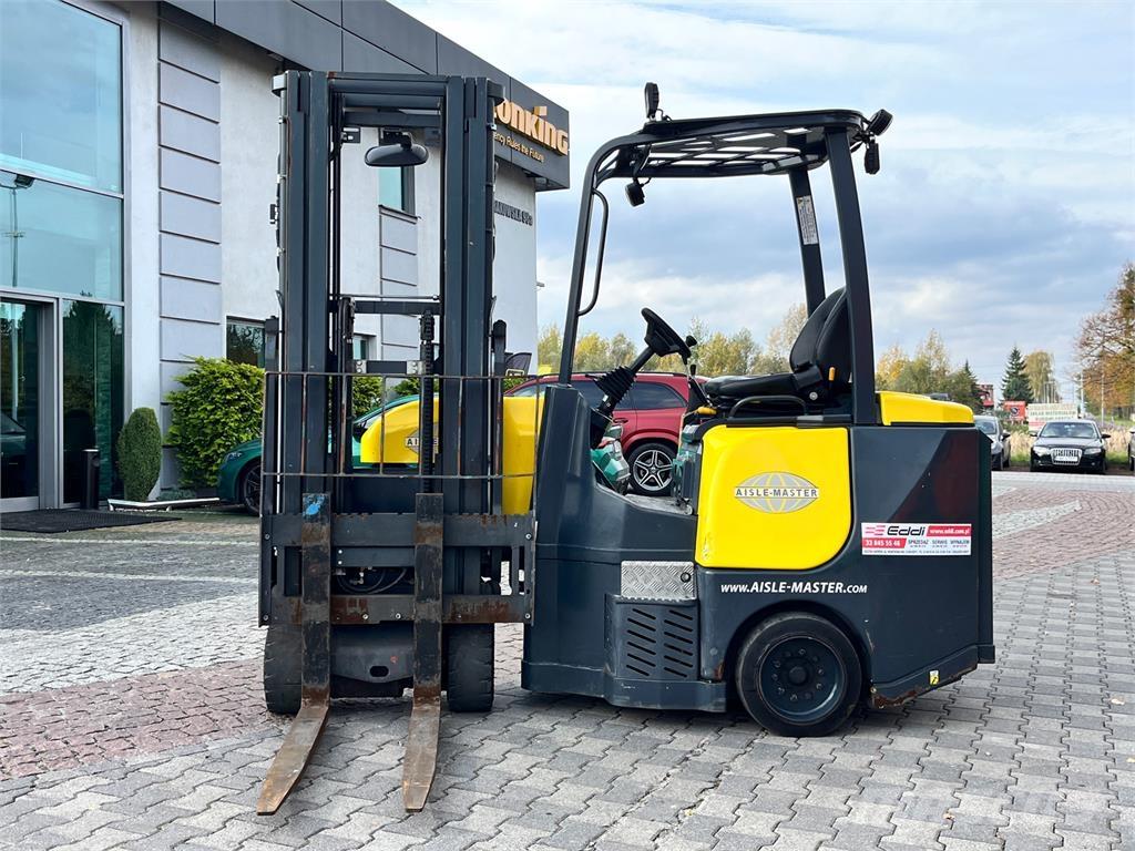 Aisle-Master 15NE Dar koridor forklifti