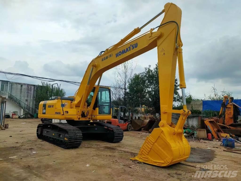 Komatsu PC 220 Paletli ekskavatörler