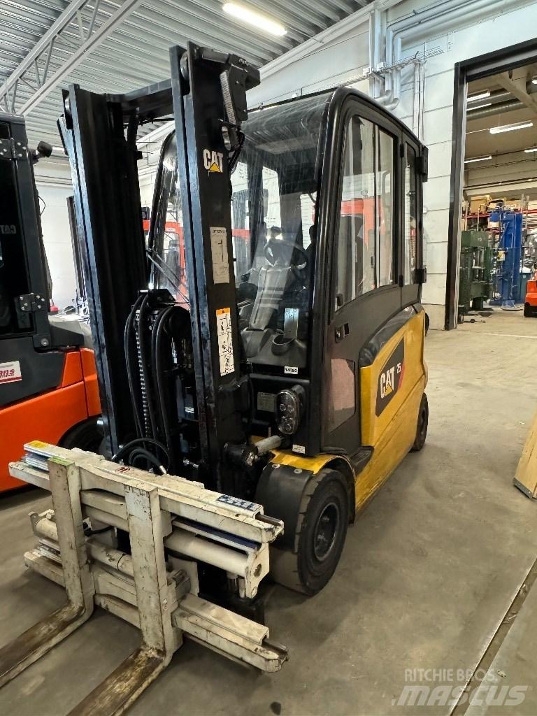 CAT EP25N Elektrikli forkliftler