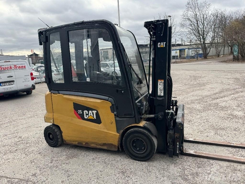 CAT EP25N Elektrikli forkliftler