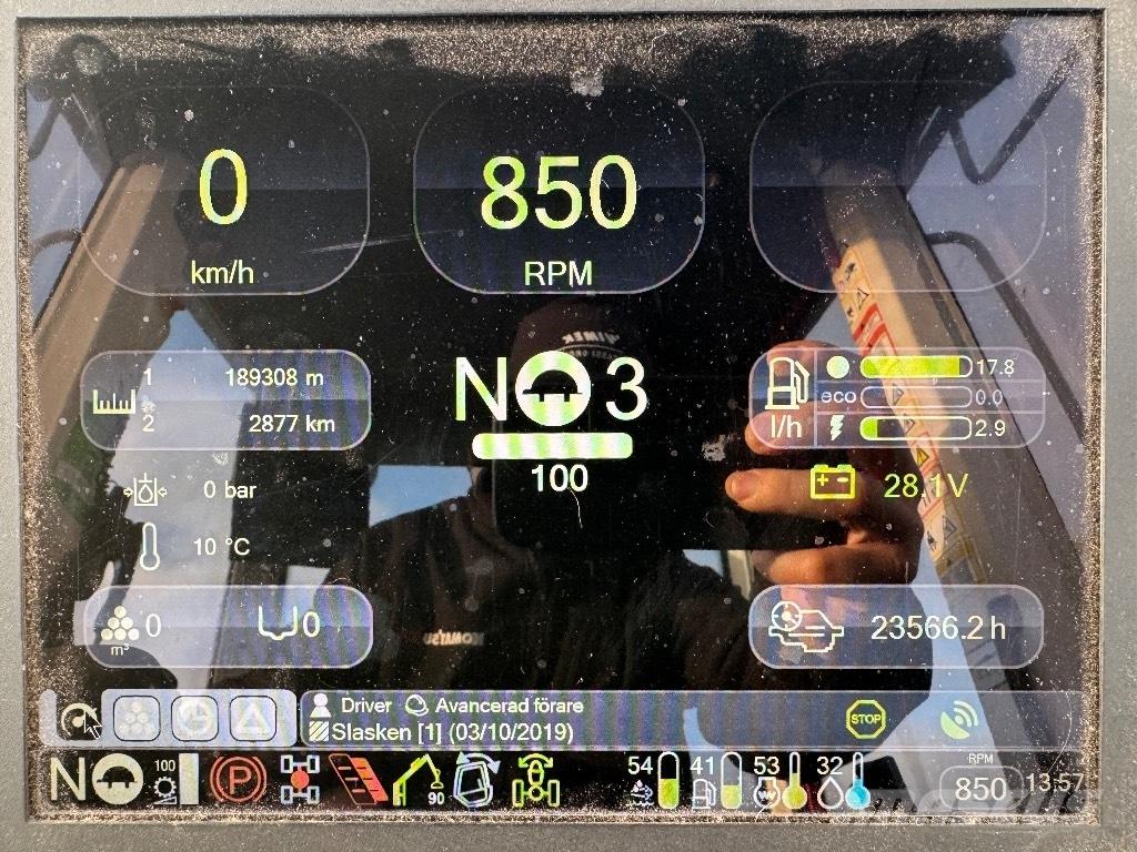 Komatsu 865 Tomruk yükleyici traktörler